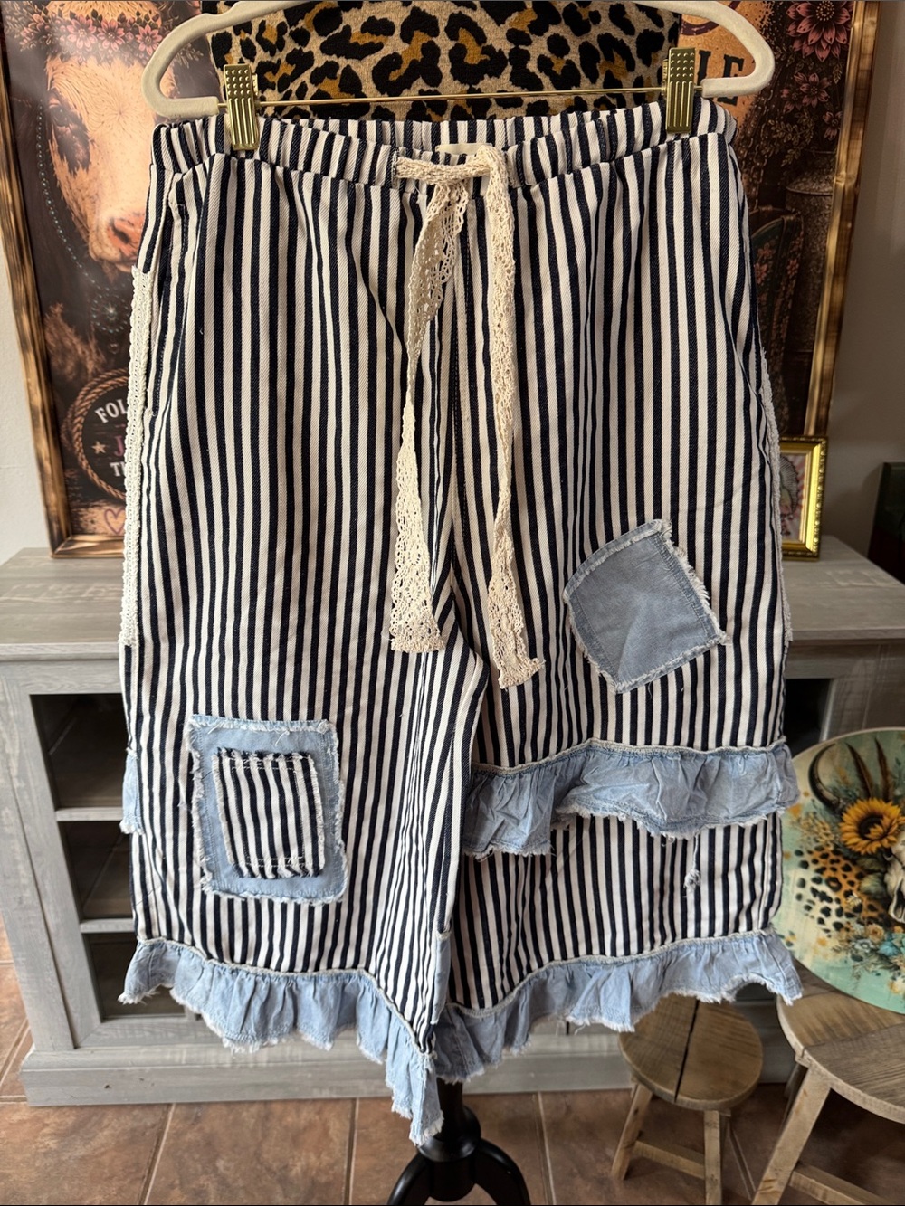 POL Striped Black & White Casual Cotton Capris with Lace Drawstring Sz Lg - Picture 2 of 10